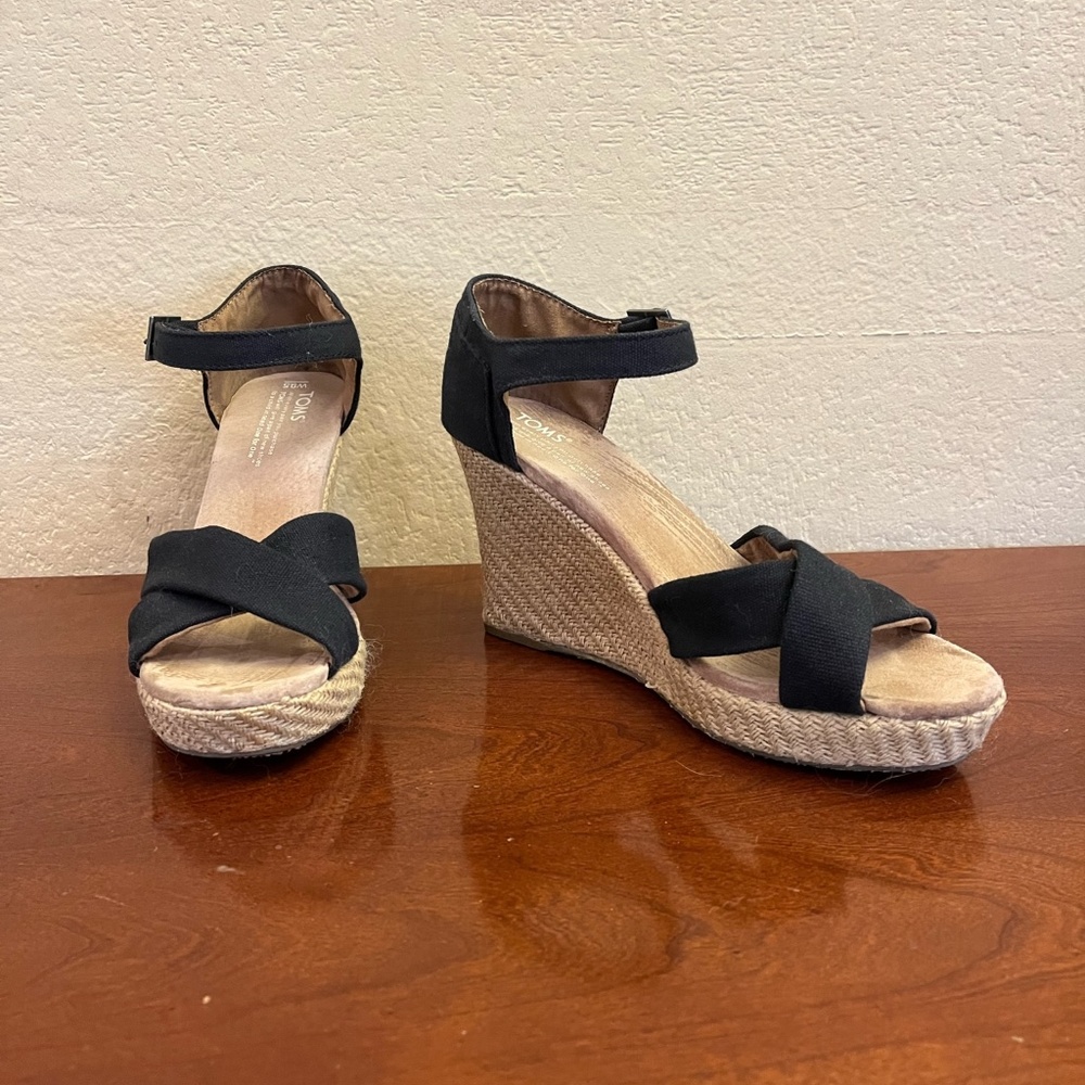 Toms Black Criss-Cross Open-Toe Wedge Espadrille Sandal, 9.5